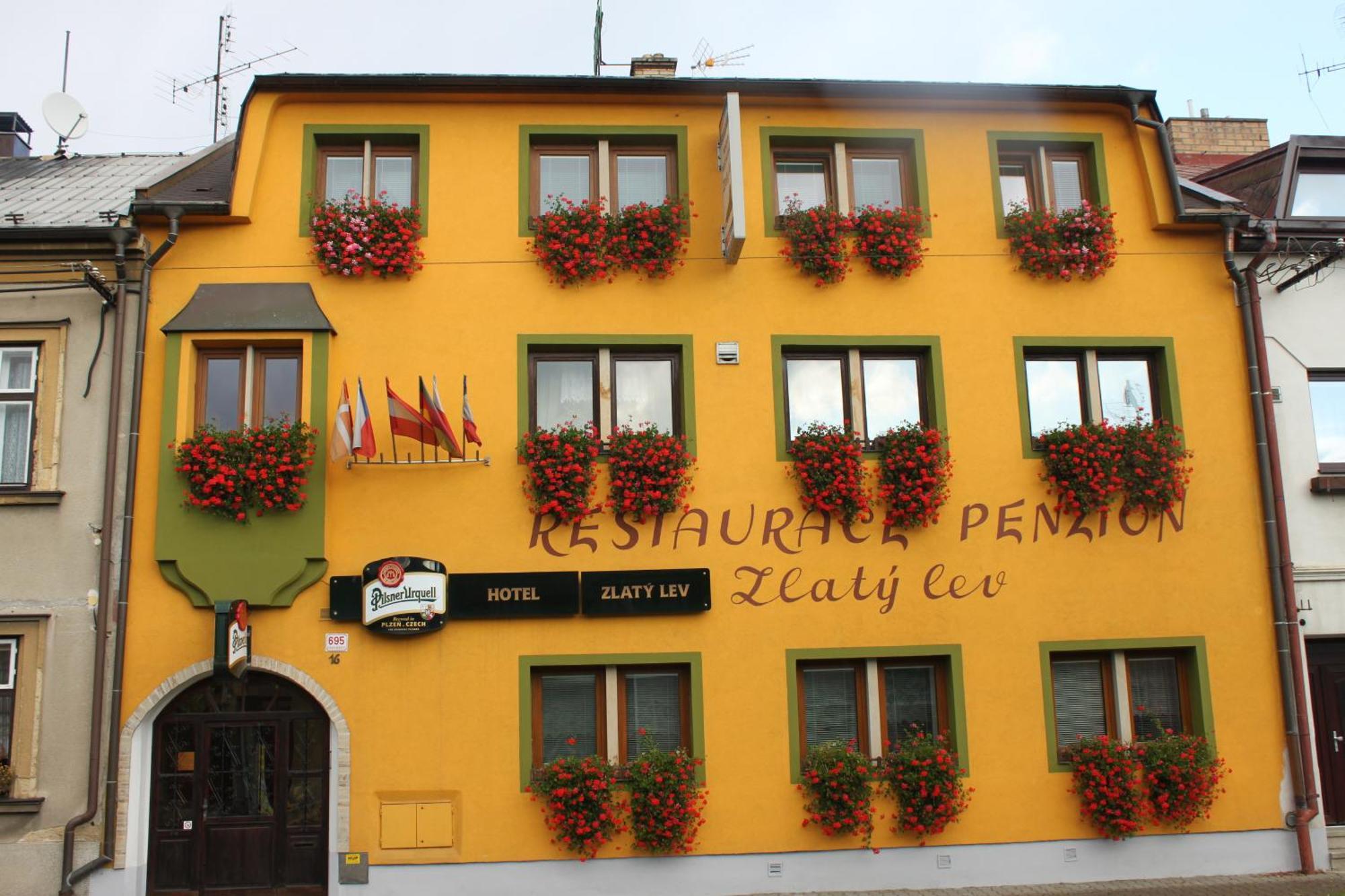 Zlaty Lev Hotel Svitavy Exterior photo